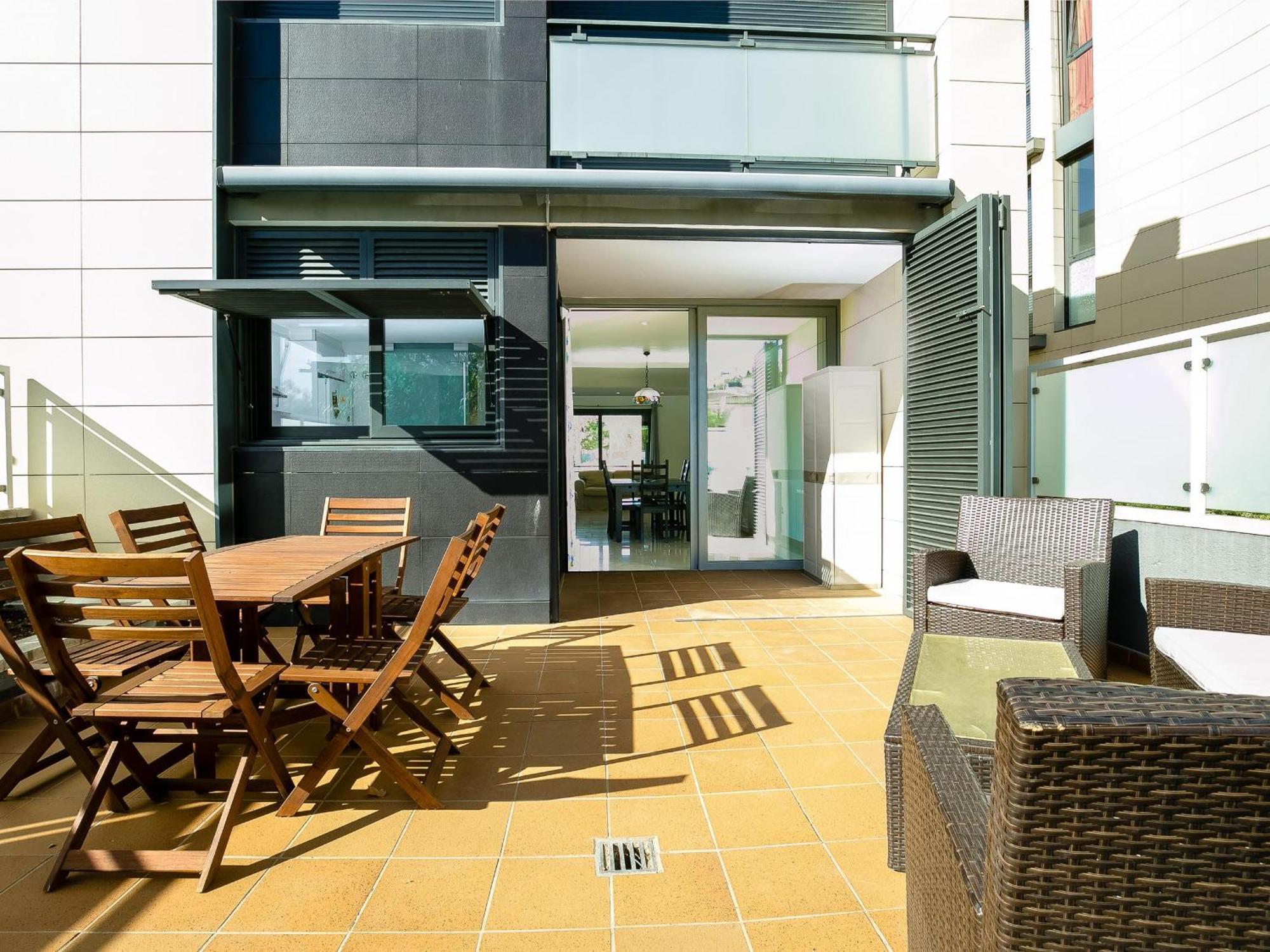 Casa Adosada Con Piscina, Jardin Y Terraza En El Centro De - Hisp-228-427
